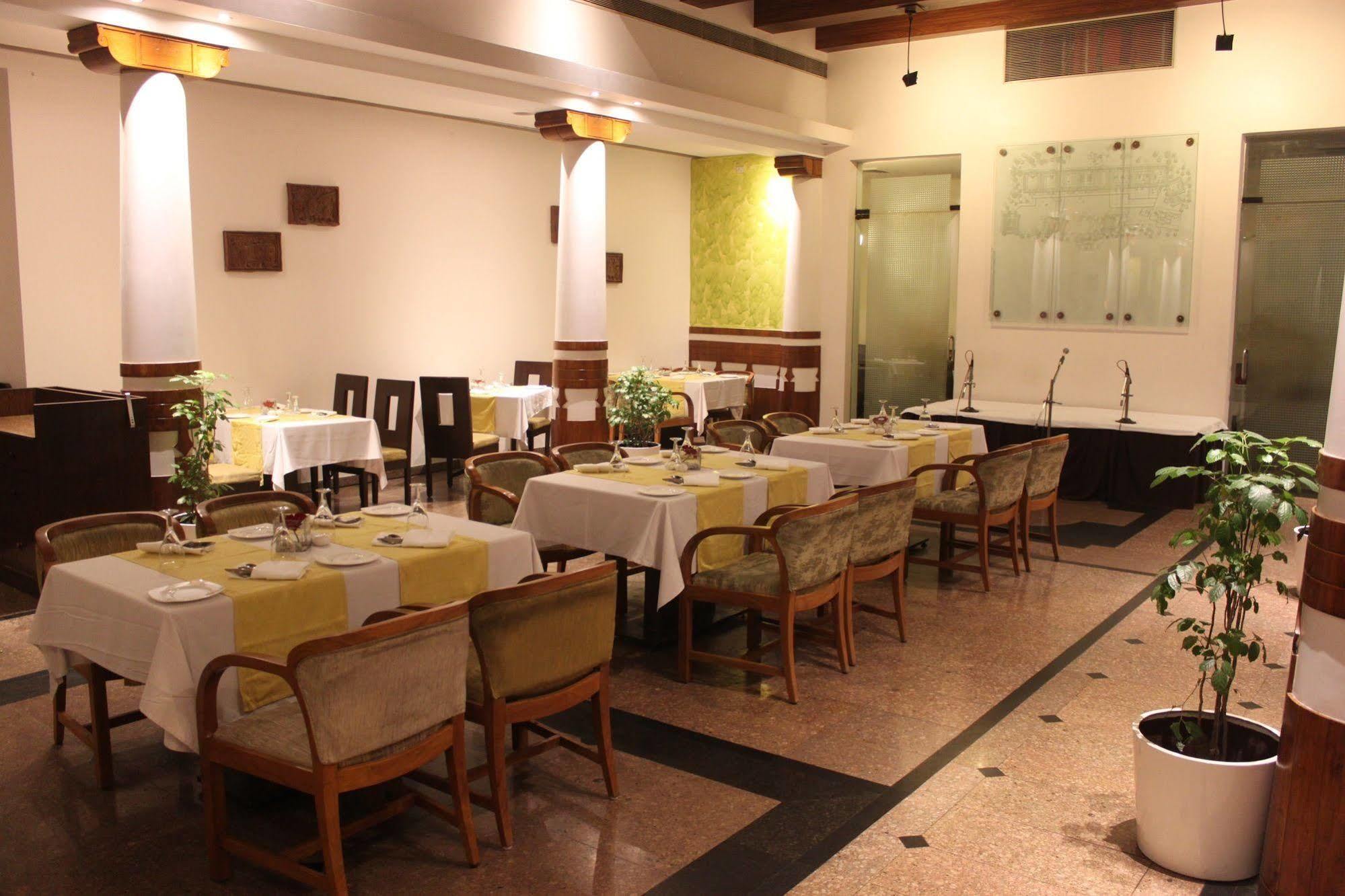 Hotel Maurya Patna Patna  Dış mekan fotoğraf