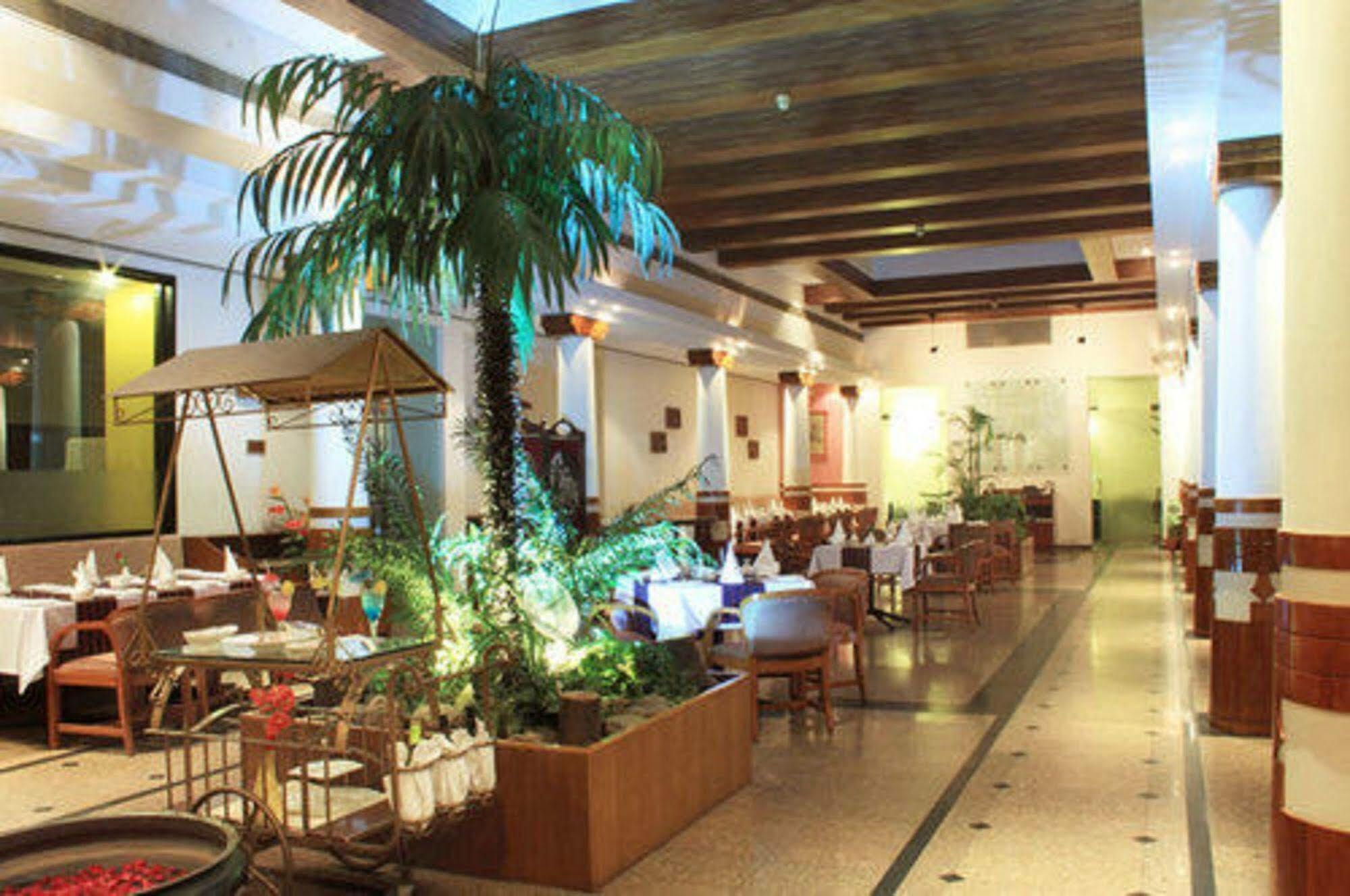 Hotel Maurya Patna Patna  Dış mekan fotoğraf
